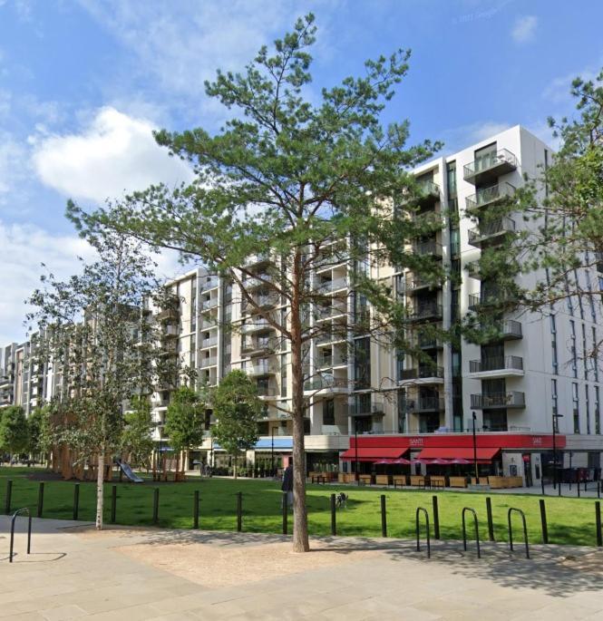 Luxury En-Suite Room Olympic Village In Shared Apartment Londres Exterior foto